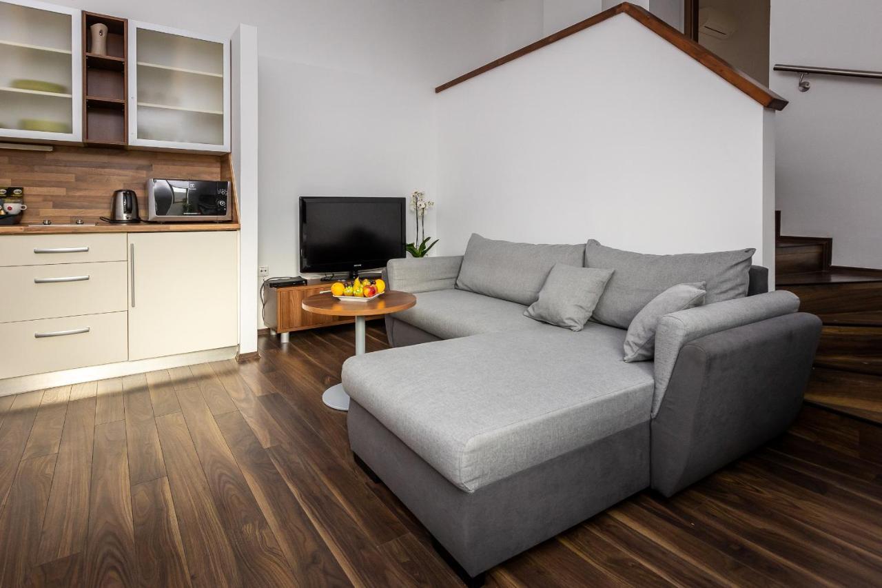Vinosseum Bor- Es Apartmanhaz Sopron Luaran gambar